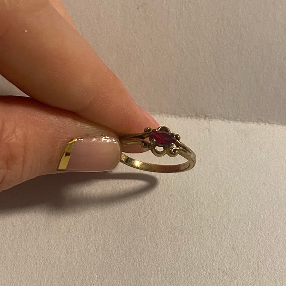 Garnet ring - Picture 2 of 5